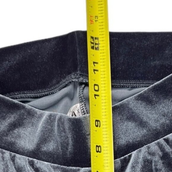Old Navy Women’s Velour Stretch Charcoal Leggings Elastic Waist Size Medium - Picture 5 of 10